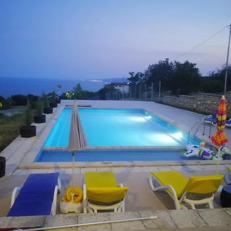 каравана под наем с невероятна морска панорама * Μπαλτσίκ
